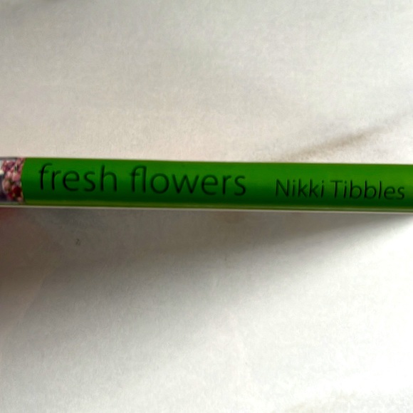 Fresh Flowers Home Decorating Book by Nikki Tibbles - Hardcover - Picture 4 of 4